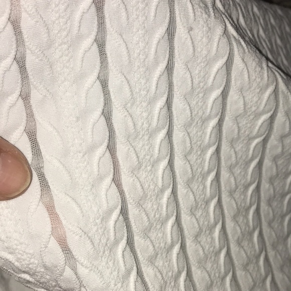 B. Mine size large white textured sleeveless top with collar full zip front - Picture 3 of 12